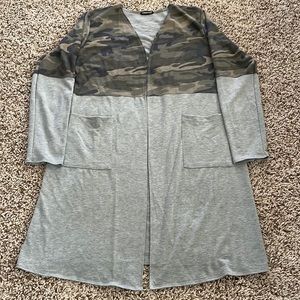 Gray and camouflage long cardigan